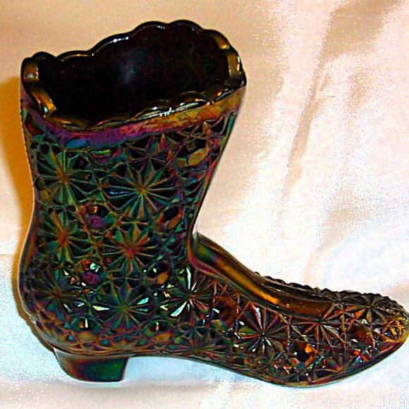 Beautiful Vintage Fenton Purple Carnival Glass Ornate Boot - Picture 1 of 3
